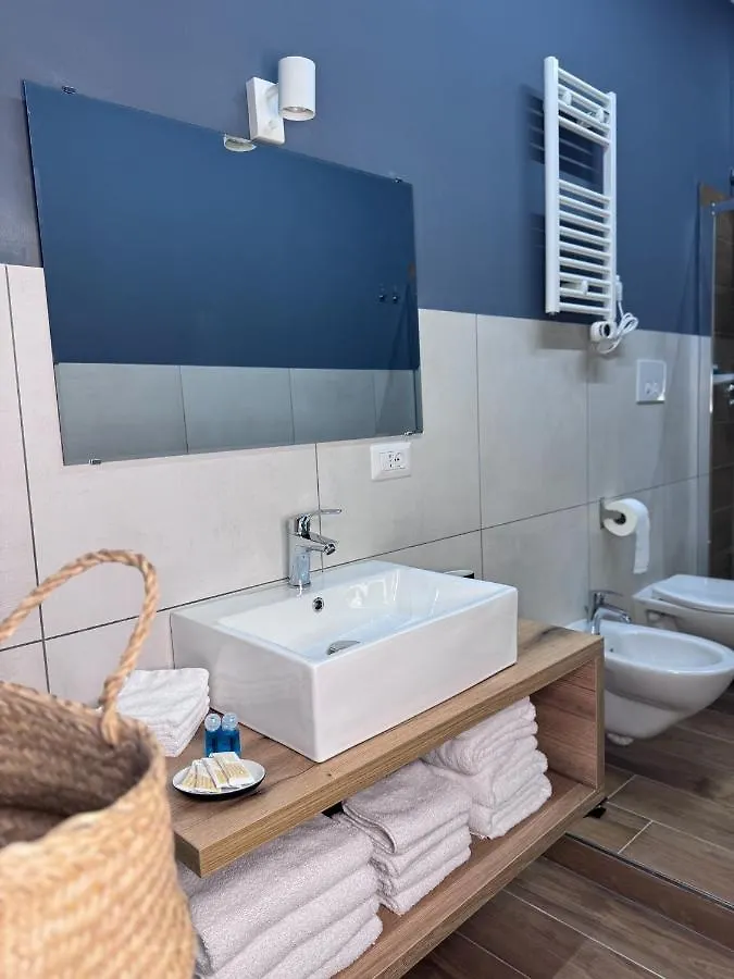 Conte Di Mola 67 Bed & Breakfast Naples Italy