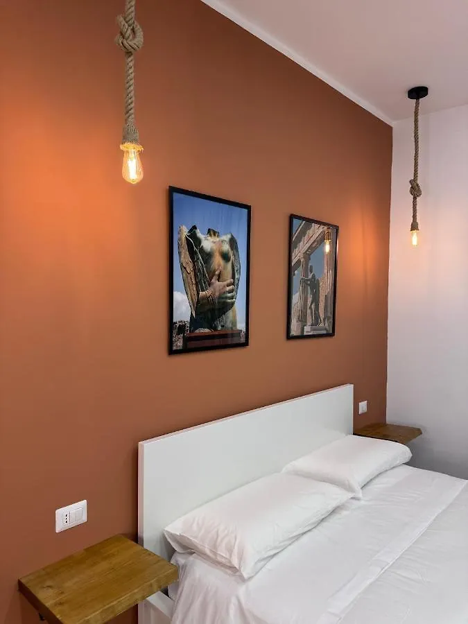 Conte Di Mola 67 Bed & Breakfast Naples Italy