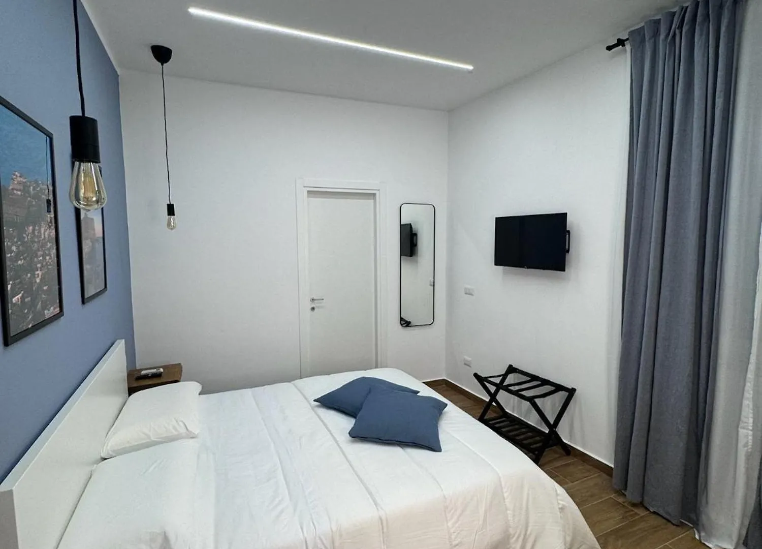 Conte Di Mola 67 Bed & Breakfast Naples 0*,  Italy
