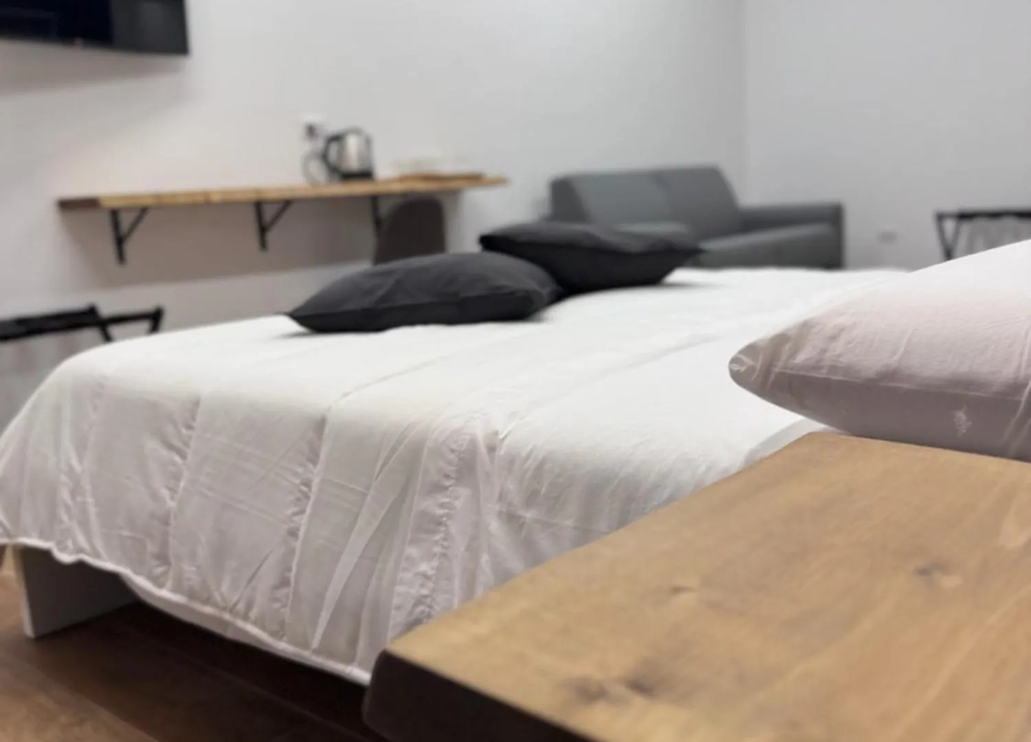 Conte Di Mola 67 Bed & Breakfast Naples Italy