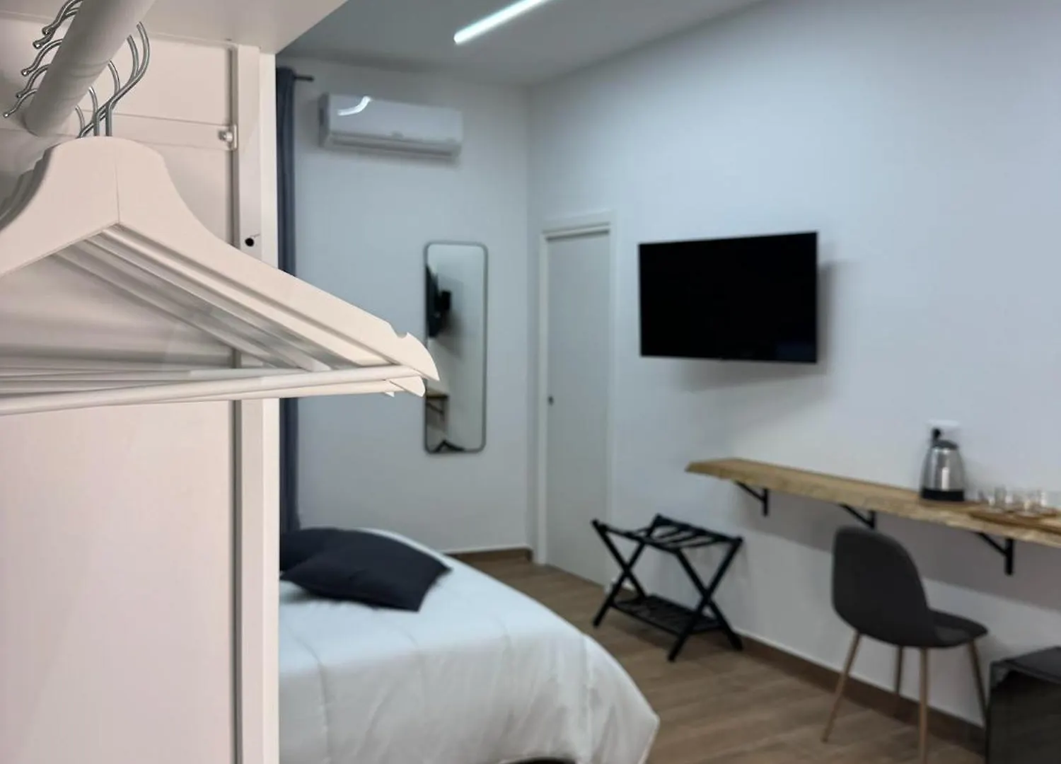 Conte Di Mola 67 Bed & Breakfast Naples